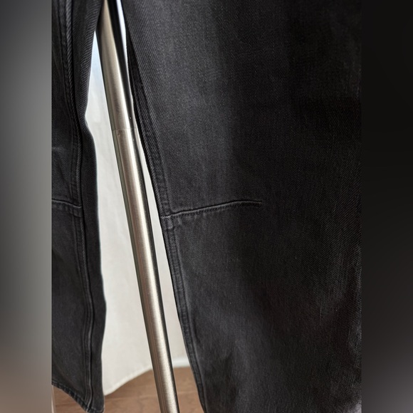 Madewell The Darted Barrel-Leg Jean Olenda wash - Picture 6 of 8